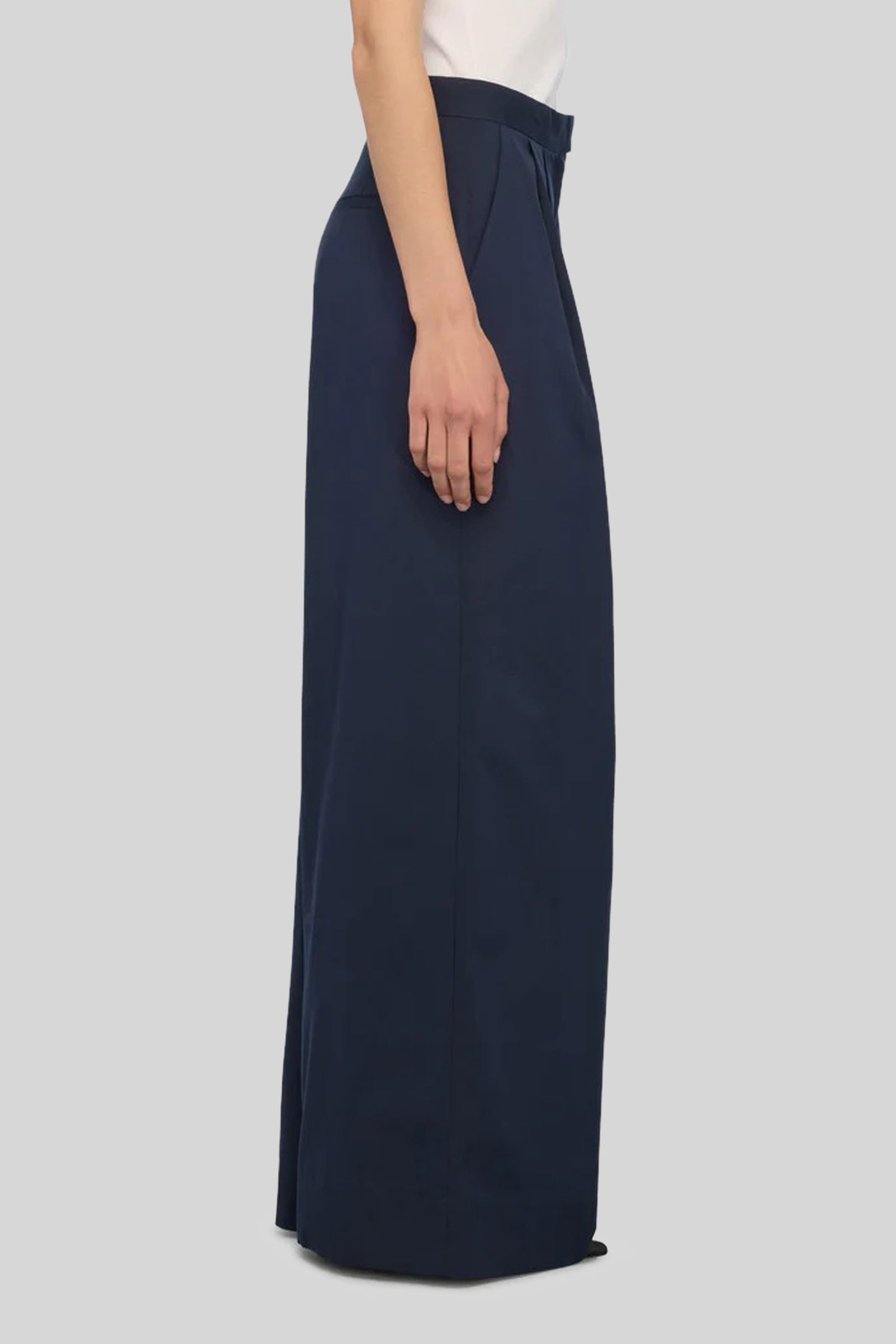 Camelia Pant