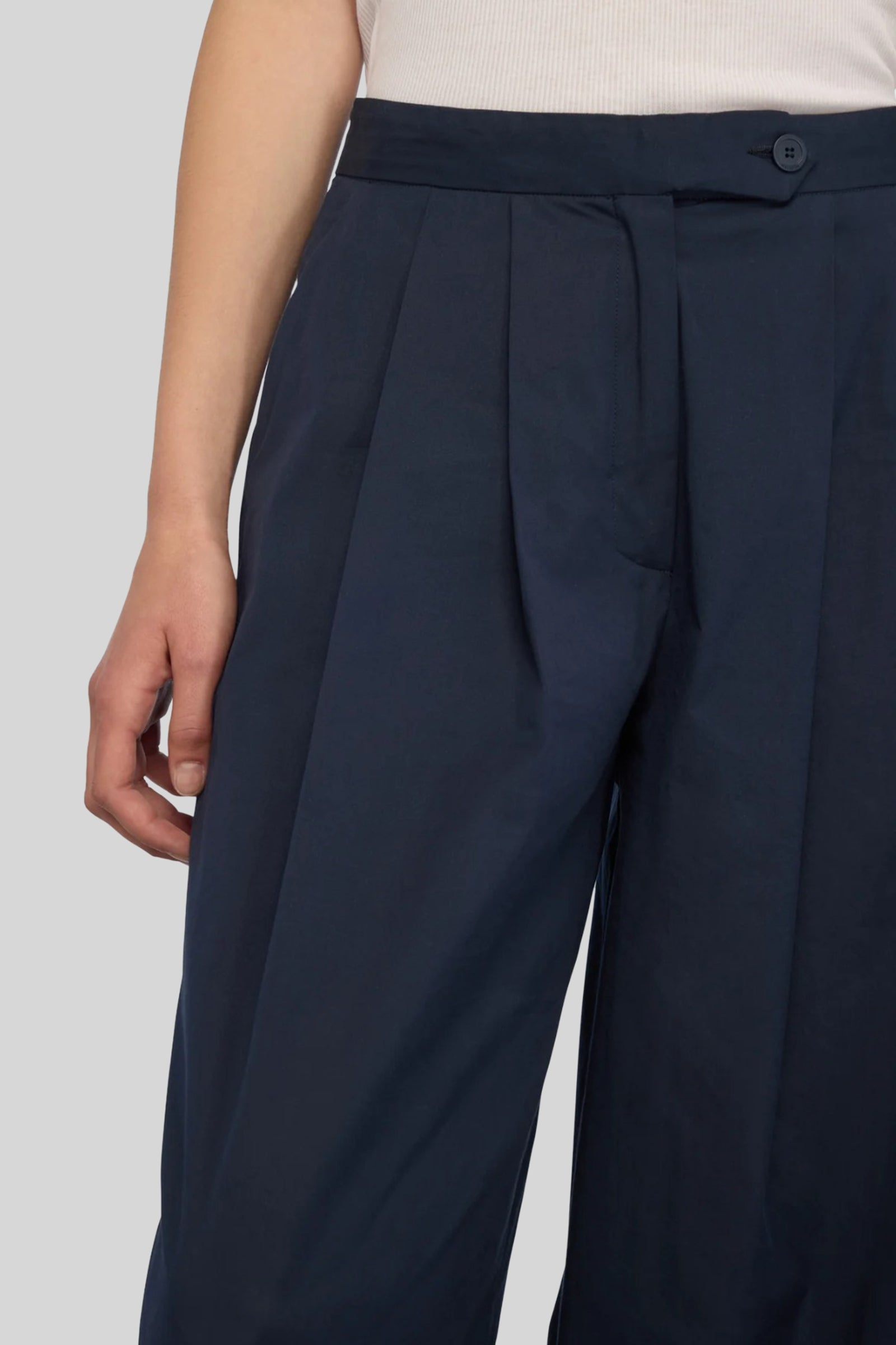 Camelia Pant